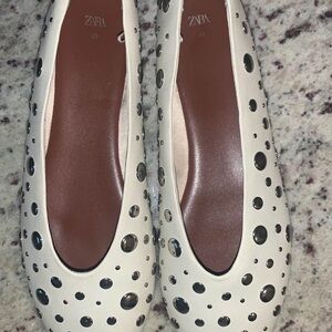 Zara Cream Studded Flats Size 40(9)